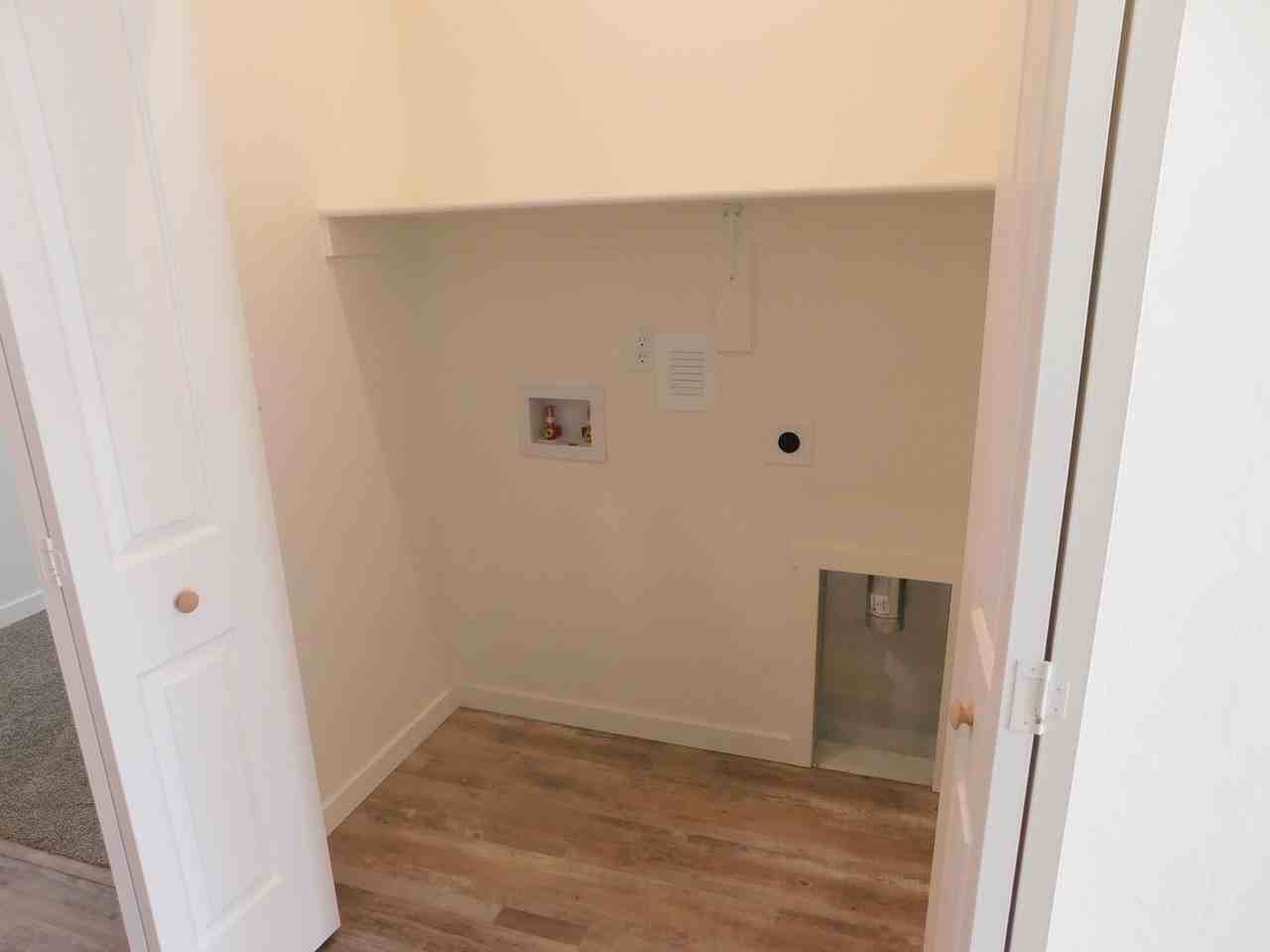 2354 Zion Canyon Ave - Photo 7 of 18