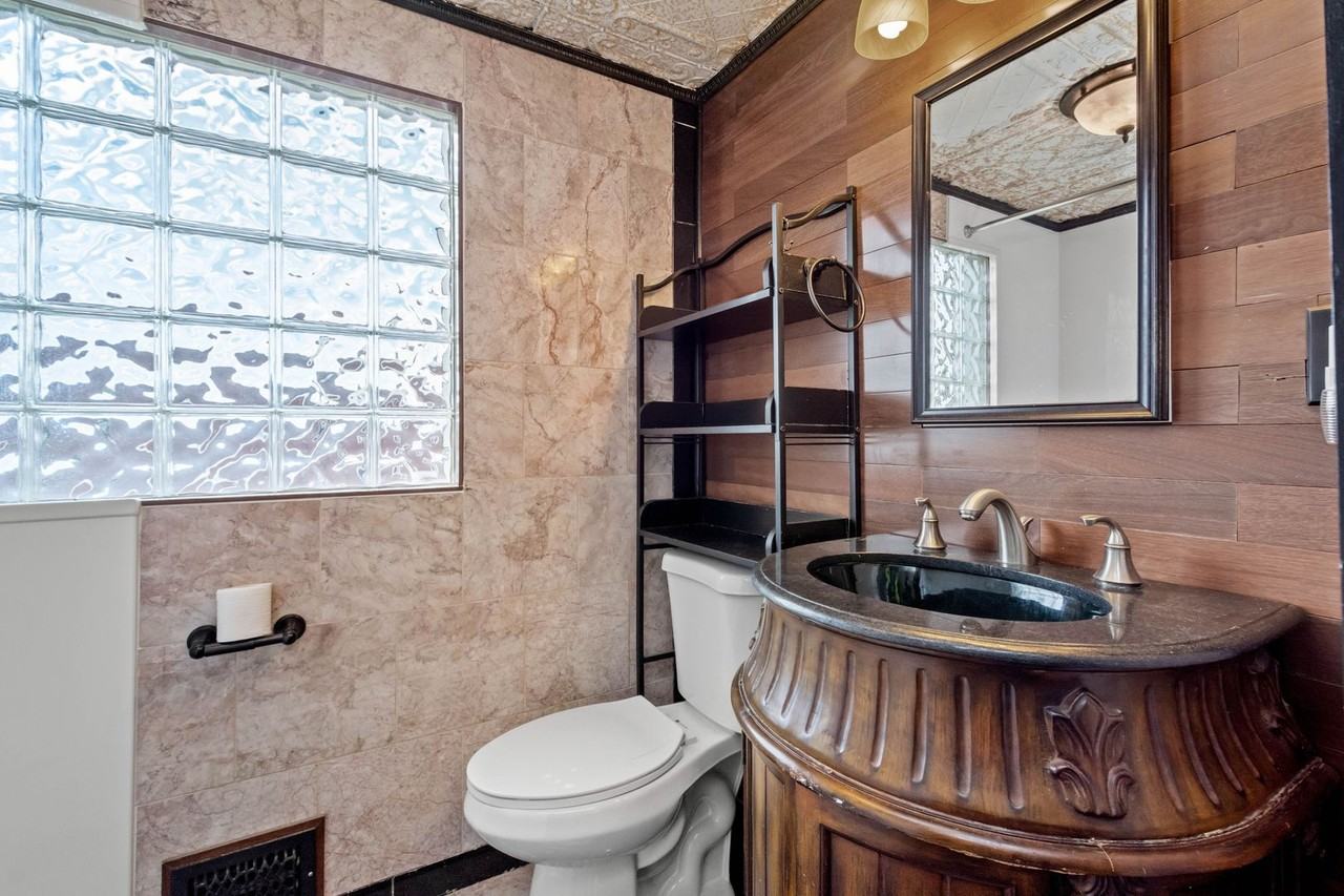 862 School St - Photo 2 of 28