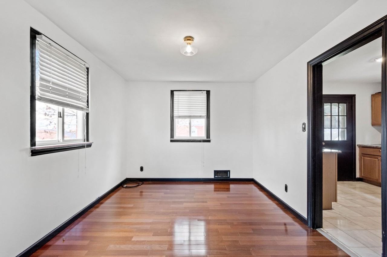 862 School St - Photo 3 of 28