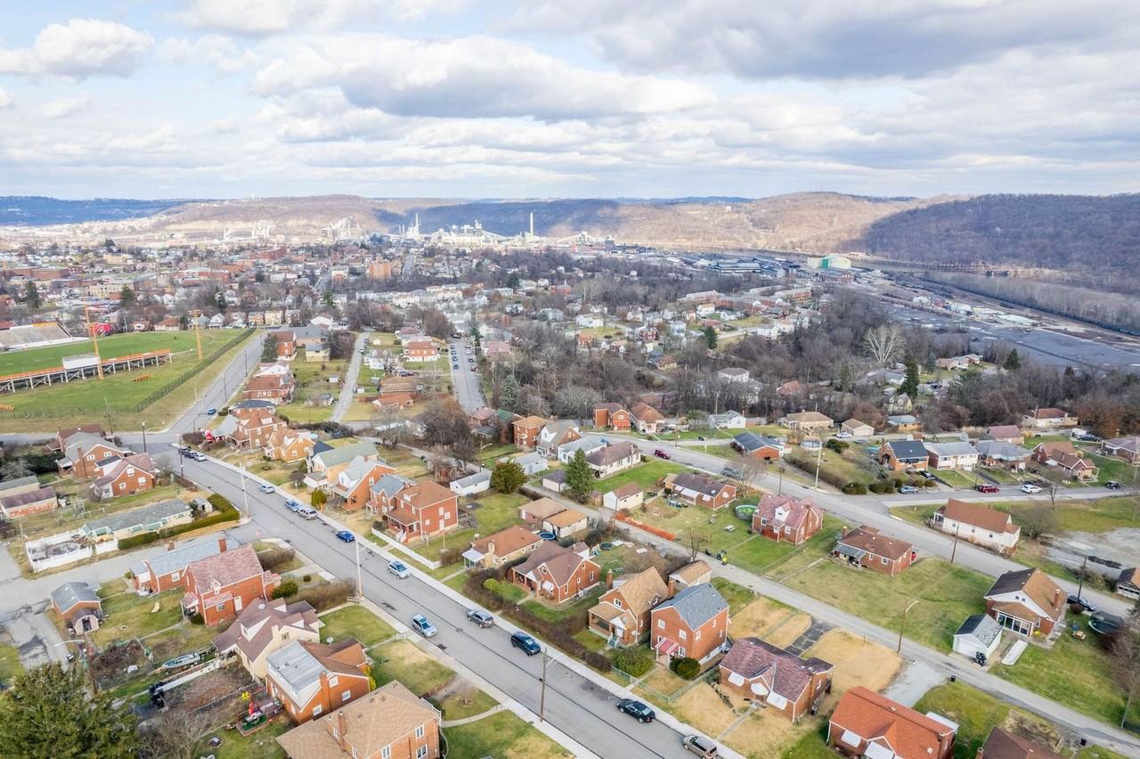 862 School St - Photo 5 of 28