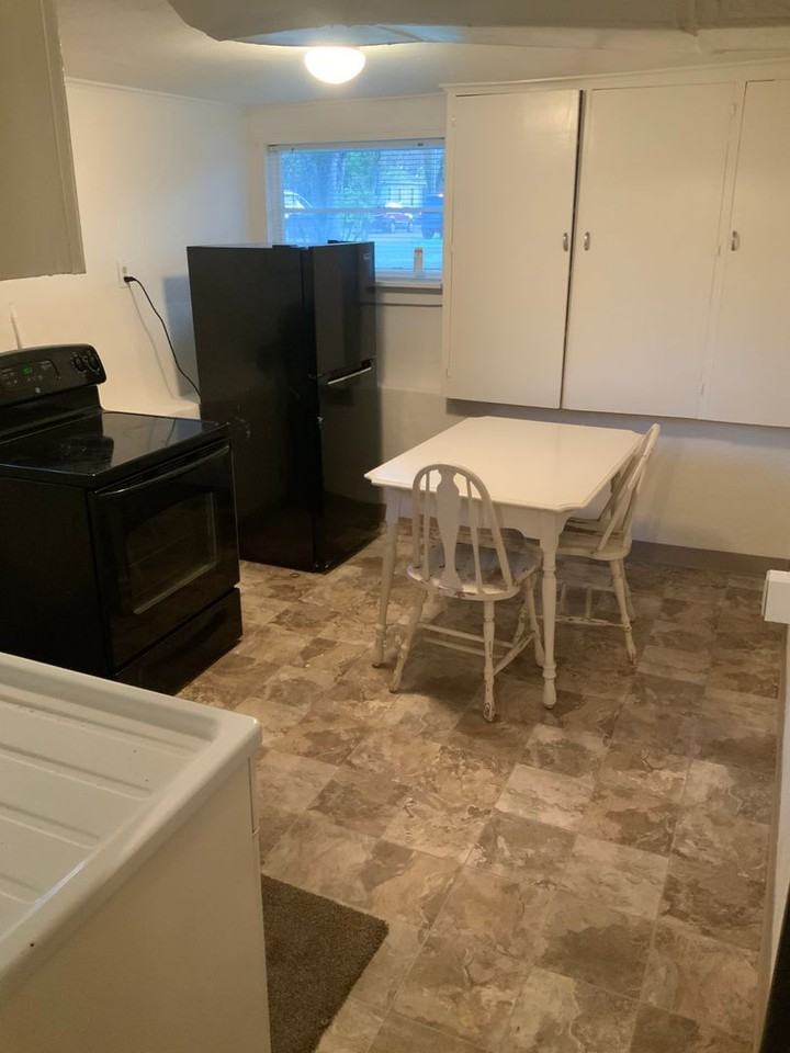 1020 Jefferson St - Photo 3 of 11