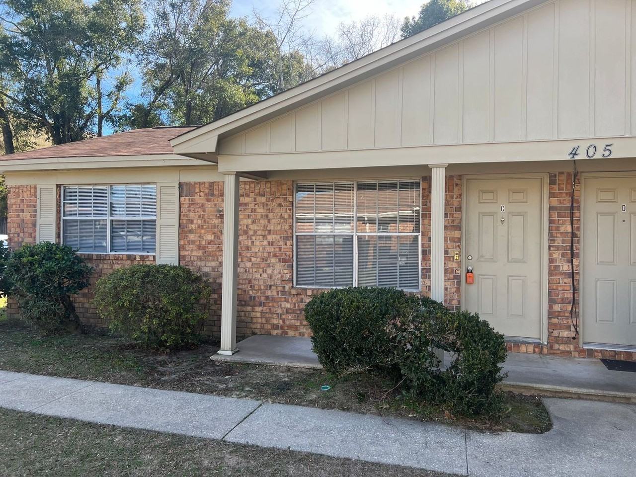 405 Schubert Dr #C - Photo 2 of 14