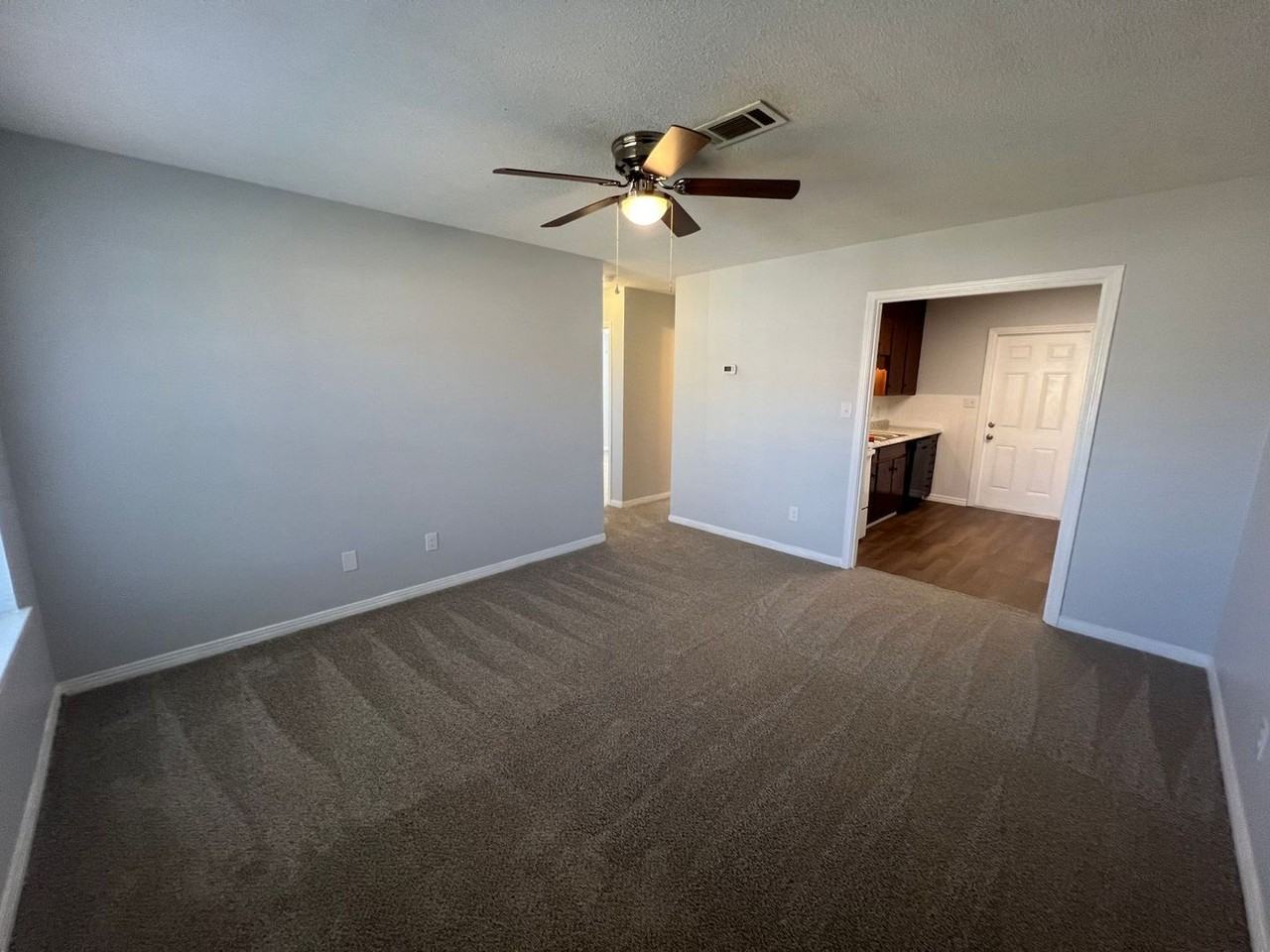 405 Schubert Dr #C - Photo 3 of 14