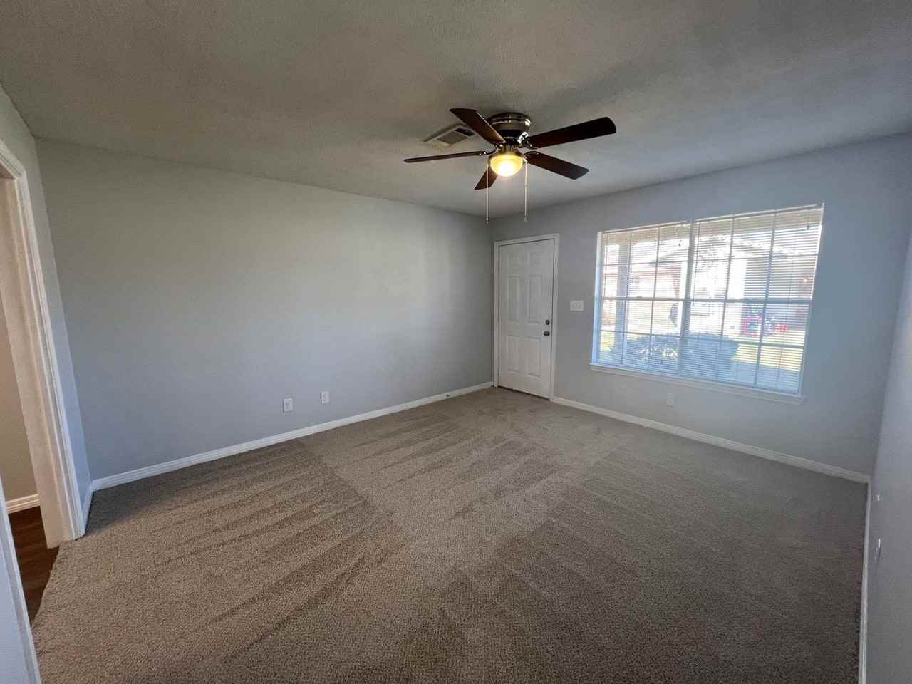 405 Schubert Dr #C - Photo 4 of 14