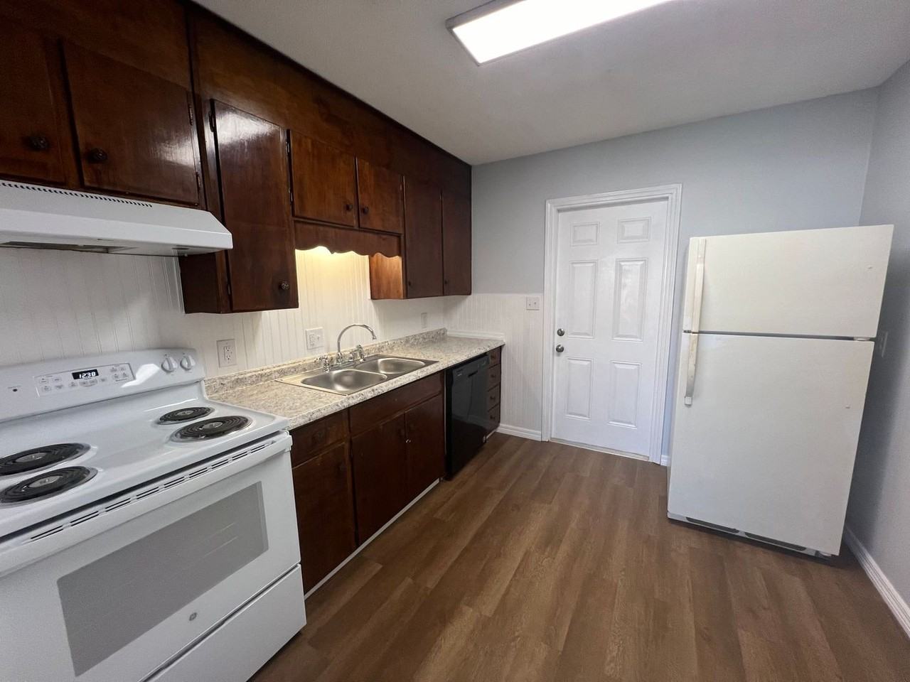 405 Schubert Dr #C - Photo 5 of 14