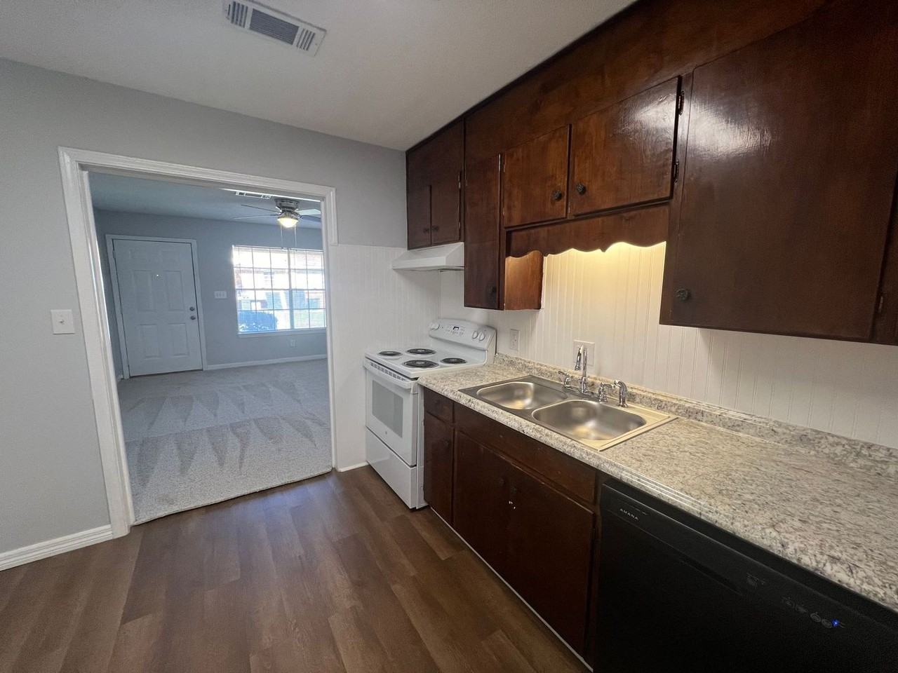 405 Schubert Dr #C - Photo 6 of 14