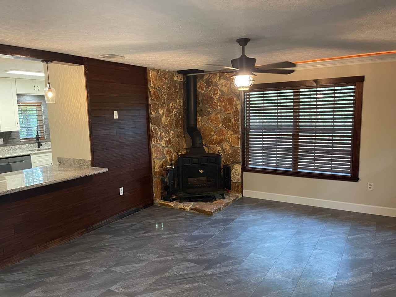 10059 Nw 38th Ave - Photo 3 of 34