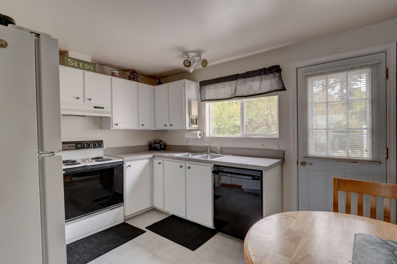 905 Ne Lindsay St - Photo 2 of 18