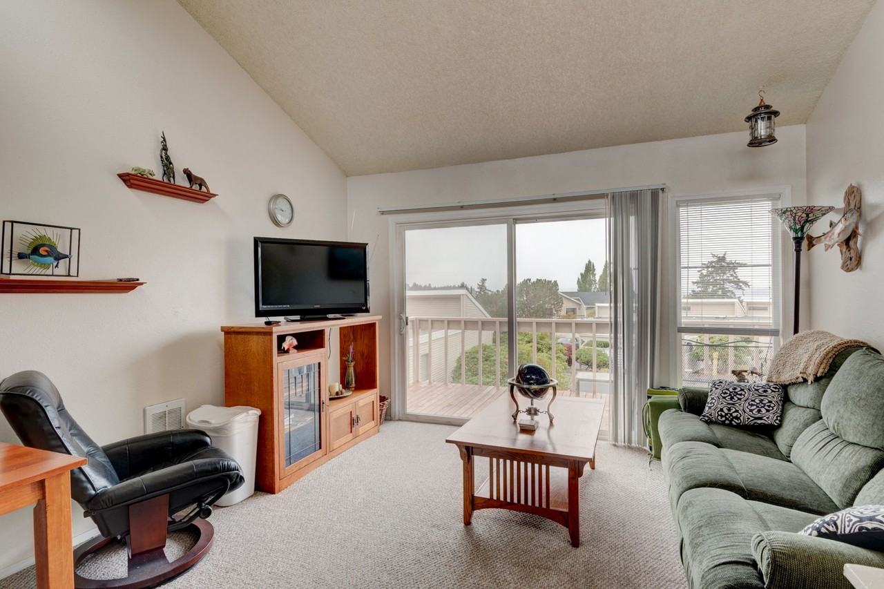 905 Ne Lindsay St - Photo 5 of 18