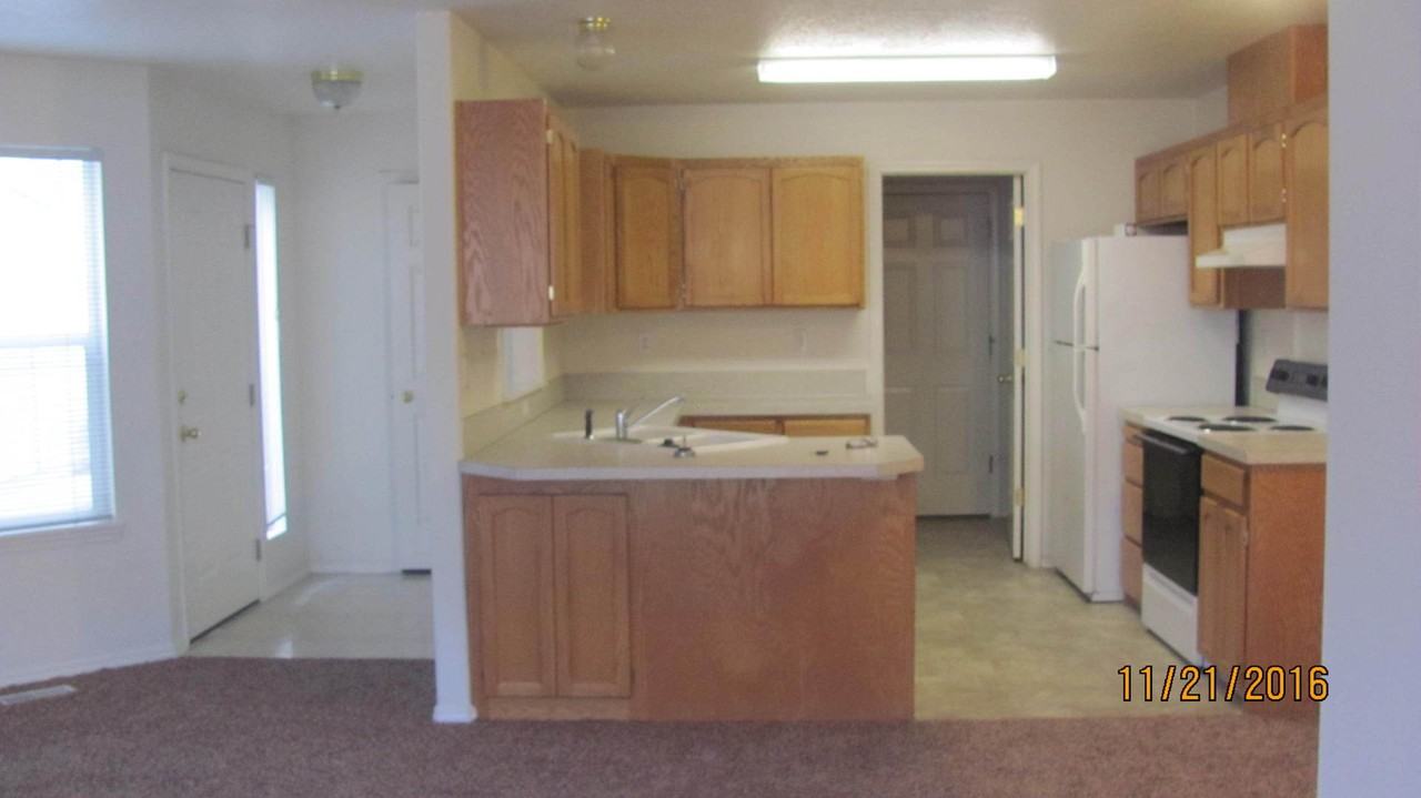 2206 S Dorothy Ave - Photo 4 of 8