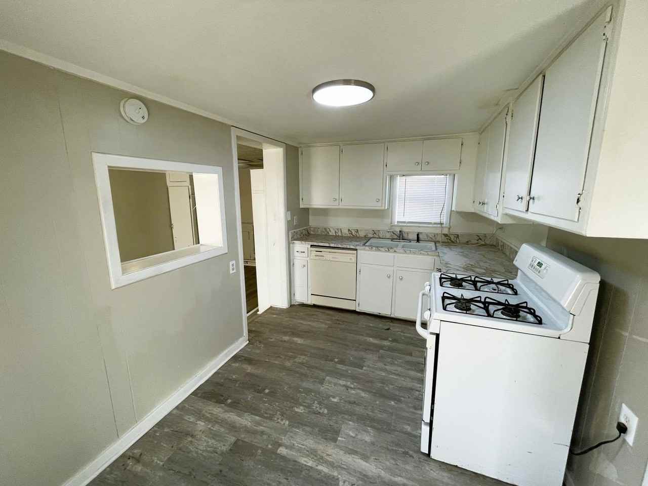 504 81st St - Photo 3 of 8