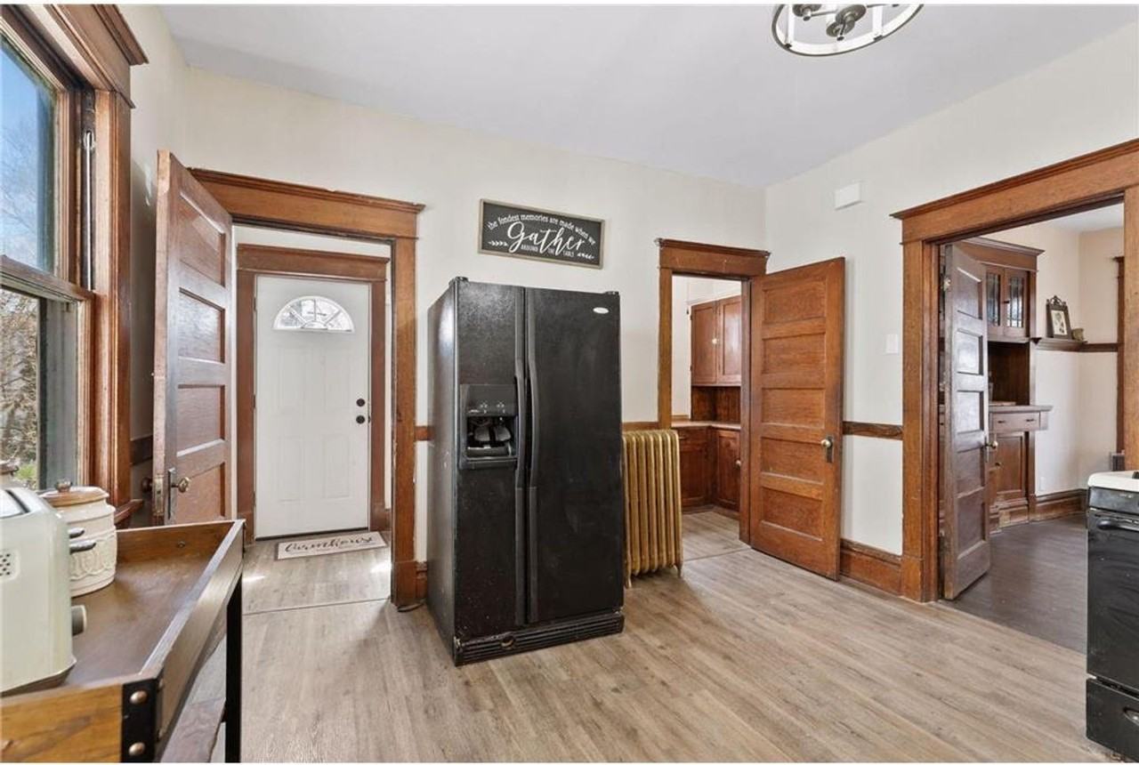 1310 Marshall Ave - Photo 3 of 11