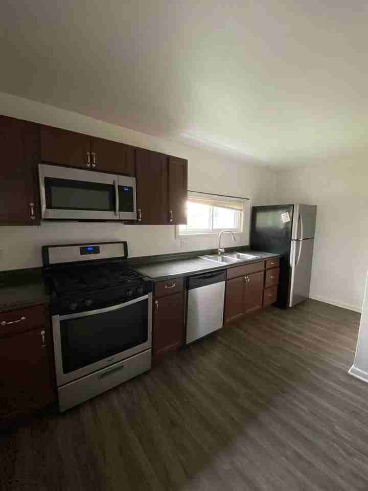 740 Excelsior St - Photo 2 of 15