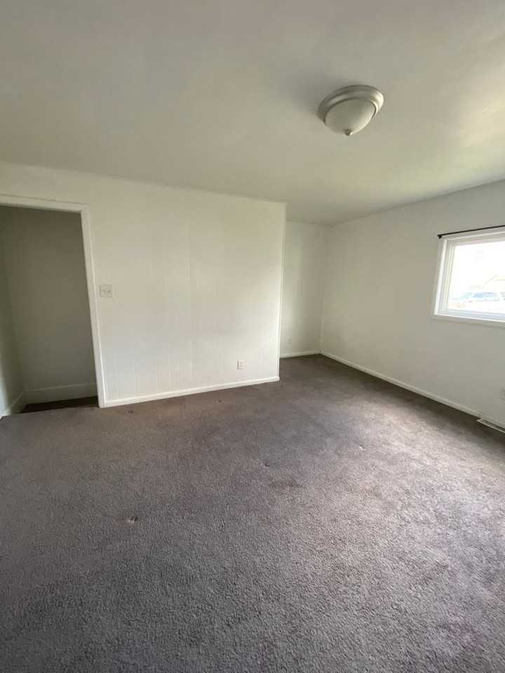 740 Excelsior St - Photo 5 of 15