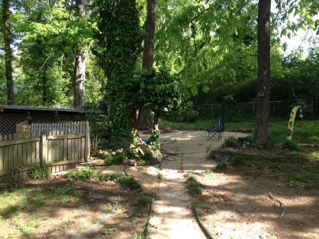 2211 Lavera Dr - Photo 2 of 10