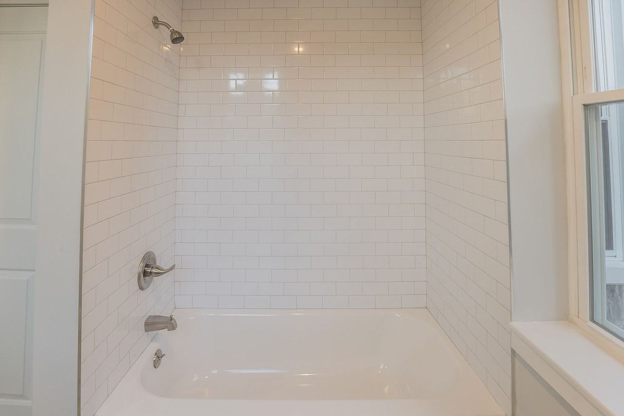 1227 S Peach St - Photo 7 of 14