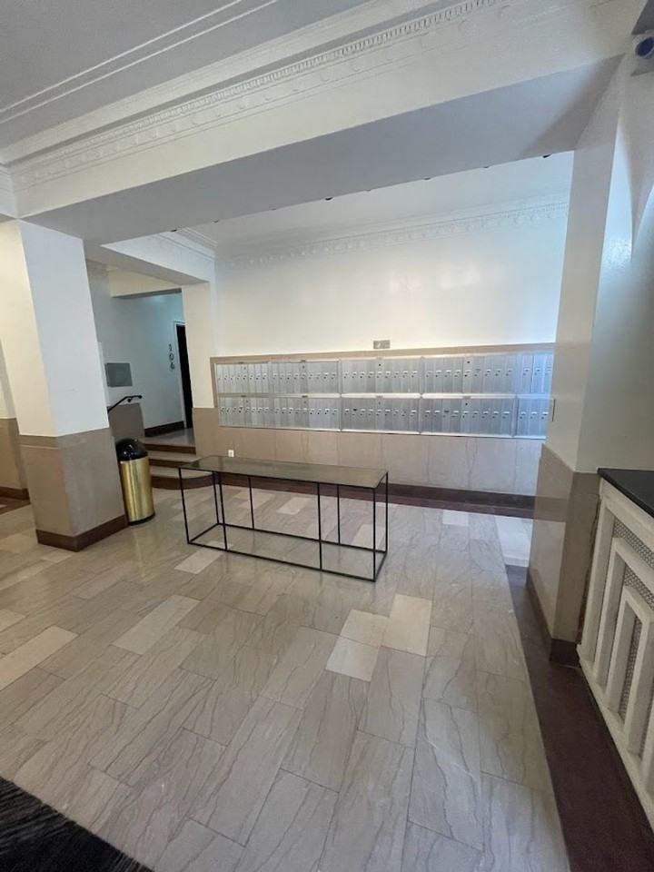 1010 25th St Nw - Photo 2 of 28