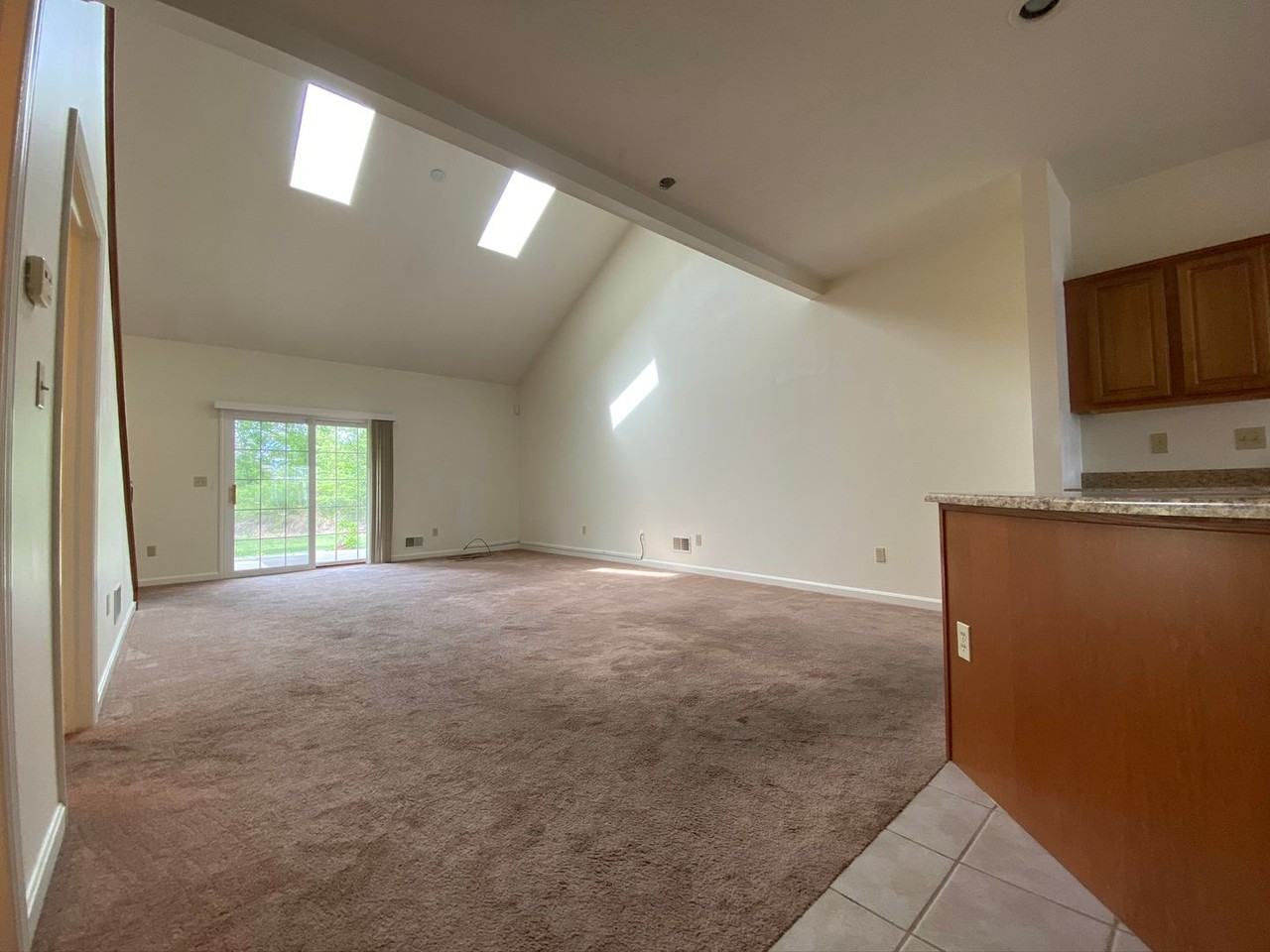 105 Amber Ln - Photo 2 of 32