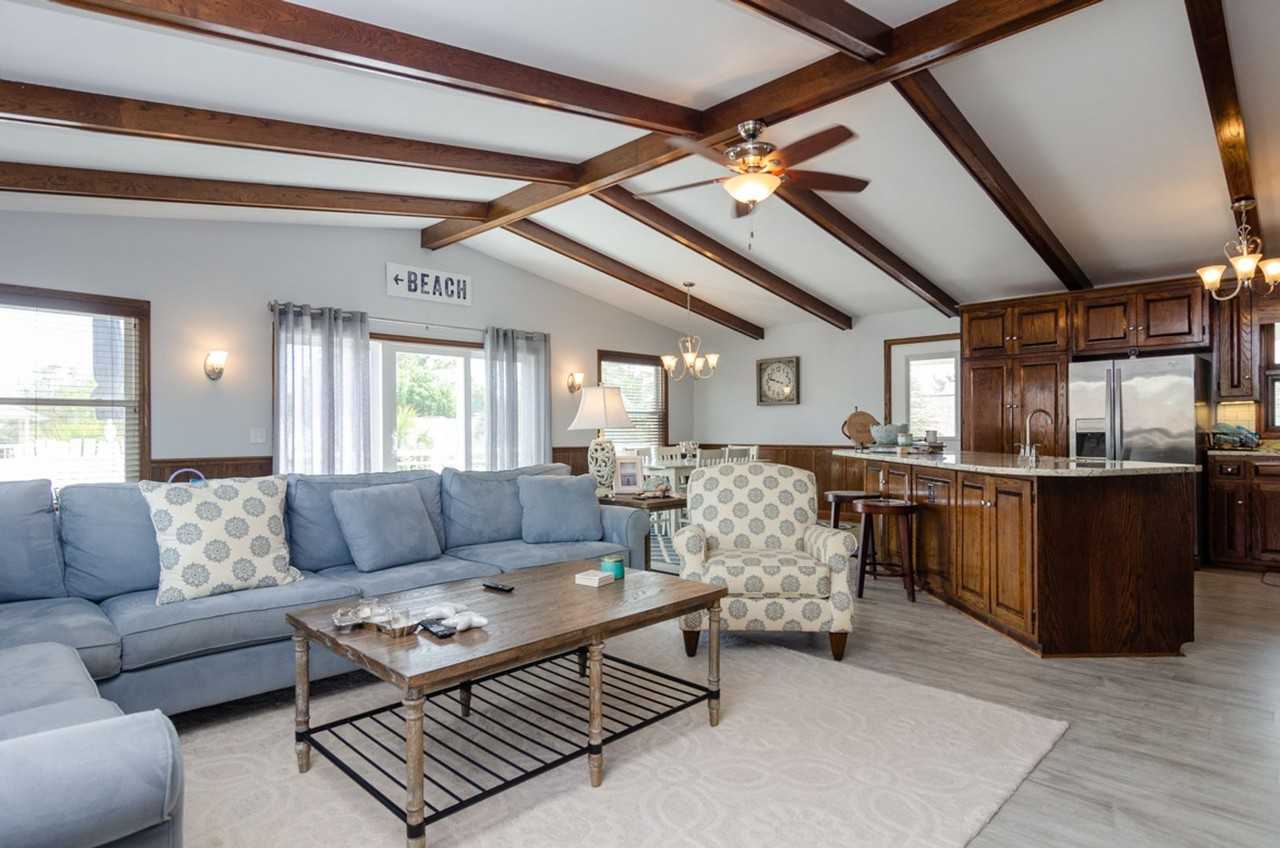 207 Seafarer Dr - Photo 3 of 30