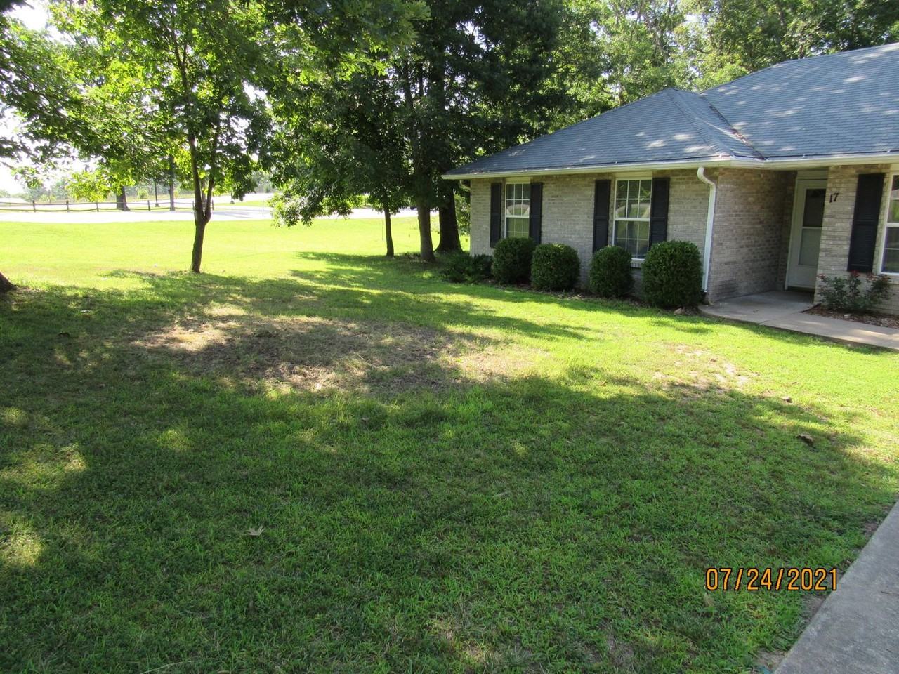 17 Woodhaven Cir - Photo 3 of 26