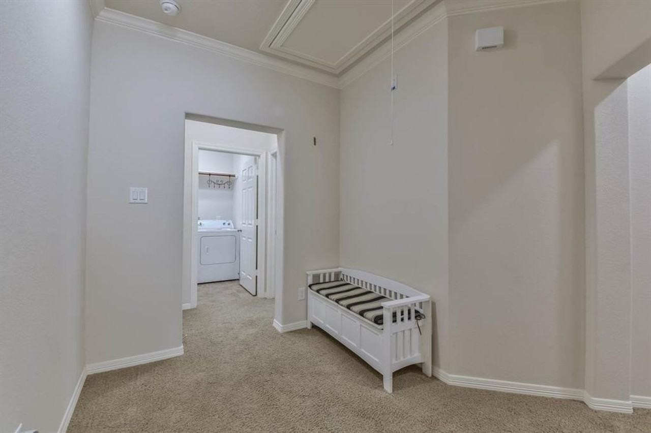 11603 Royal Oaks Trce - Photo 2 of 30