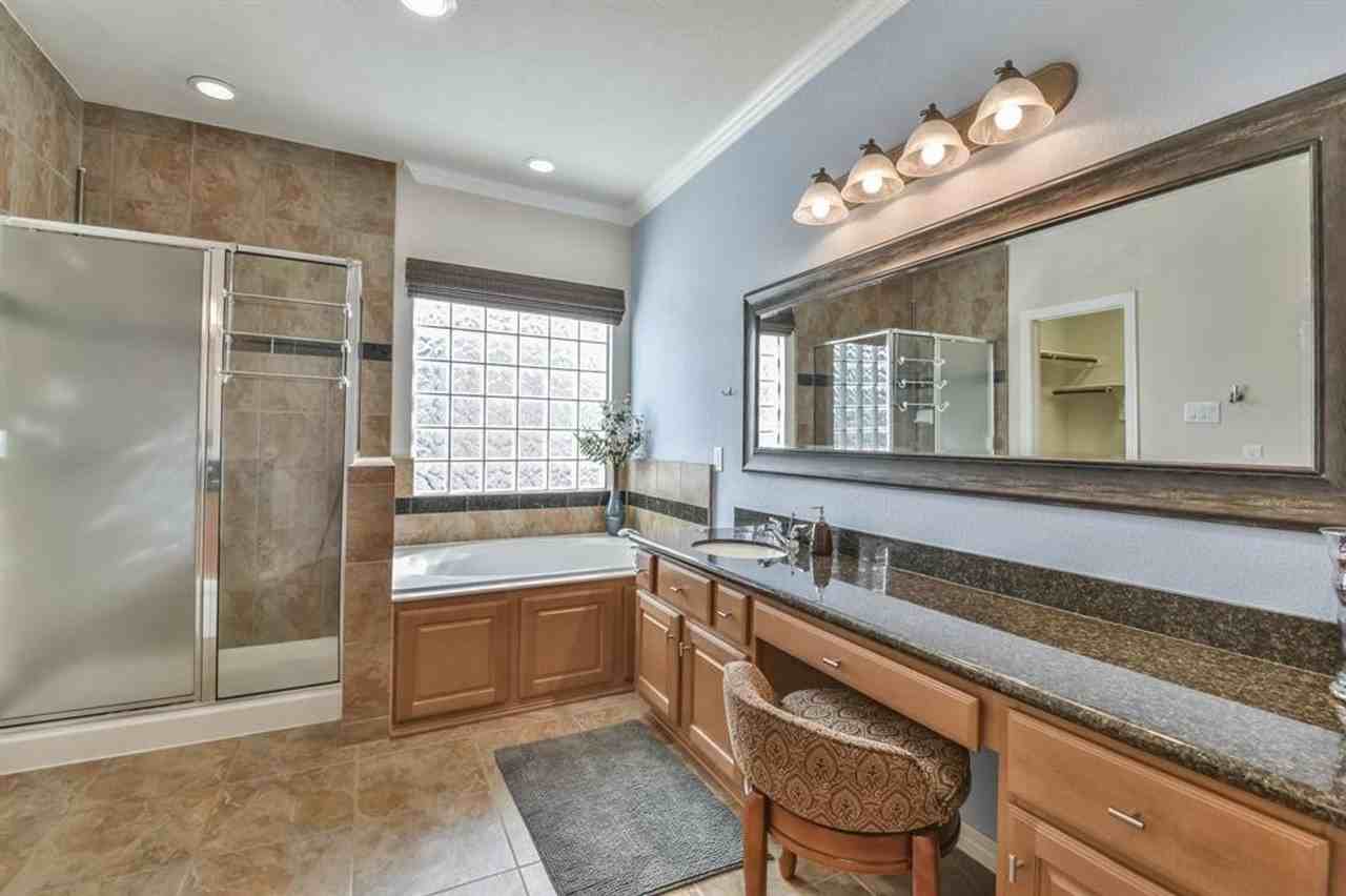 11603 Royal Oaks Trce - Photo 4 of 30