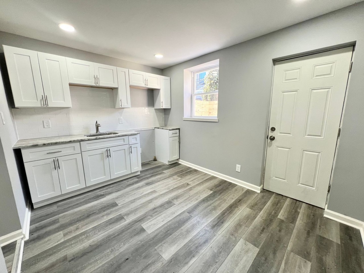1512 S Bouvier St - Photo 5 of 9