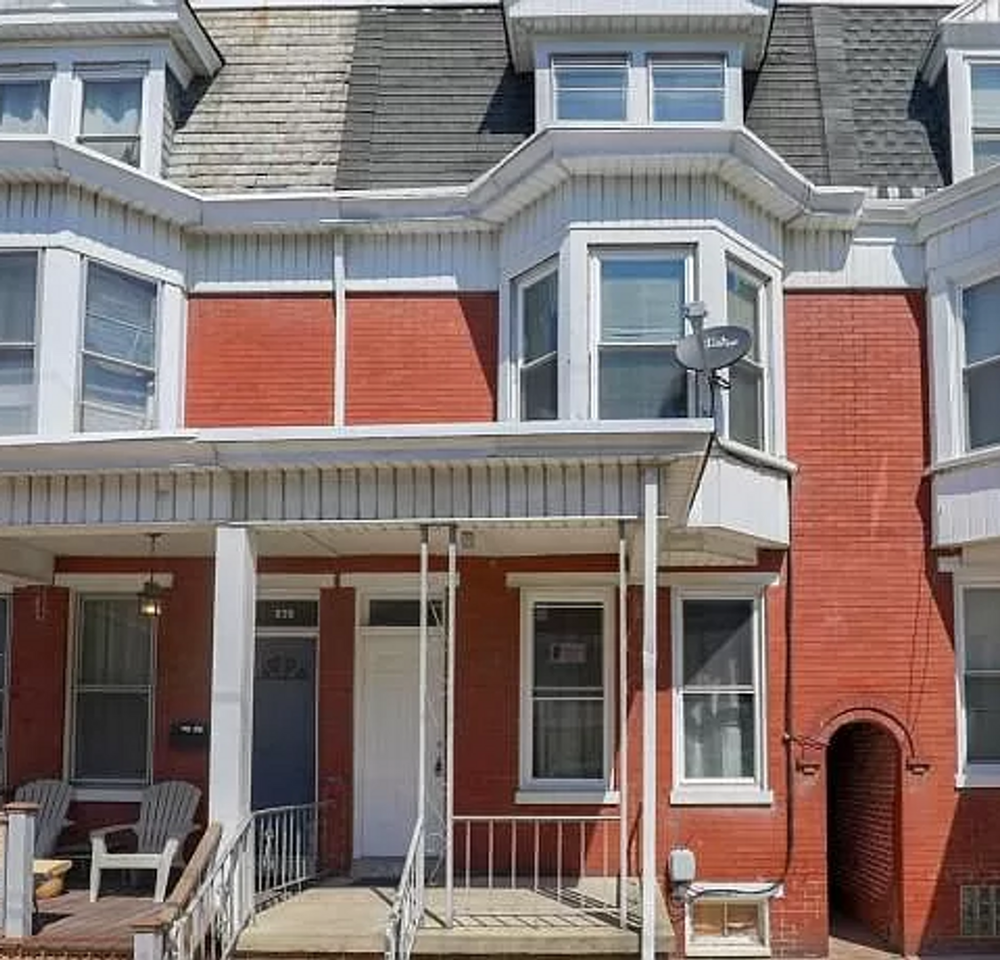 837 E Philadelphia St - Photo 2 of 21