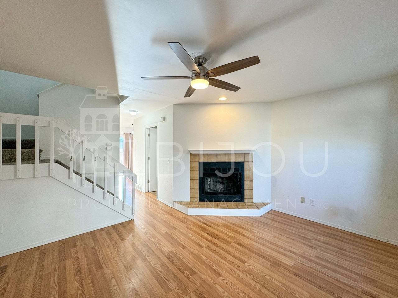 2142 Baltimore Cir - Photo 3 of 15