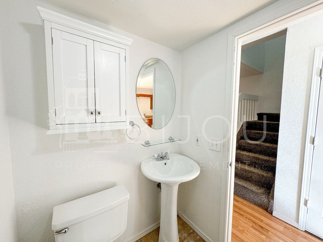 2142 Baltimore Cir - Photo 5 of 15