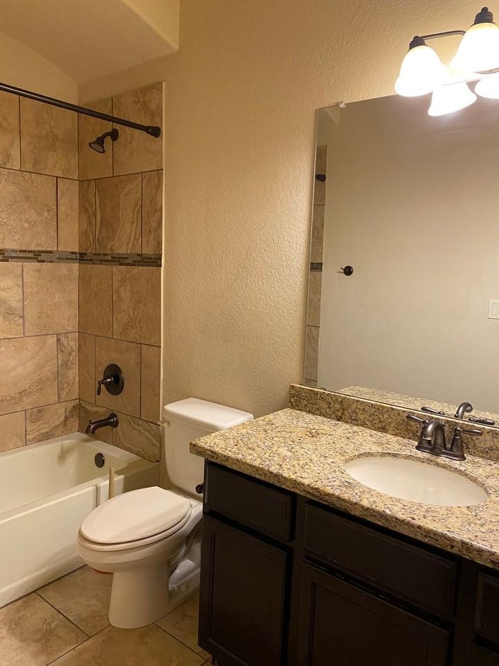 7204 Donatello St - Photo 2 of 6