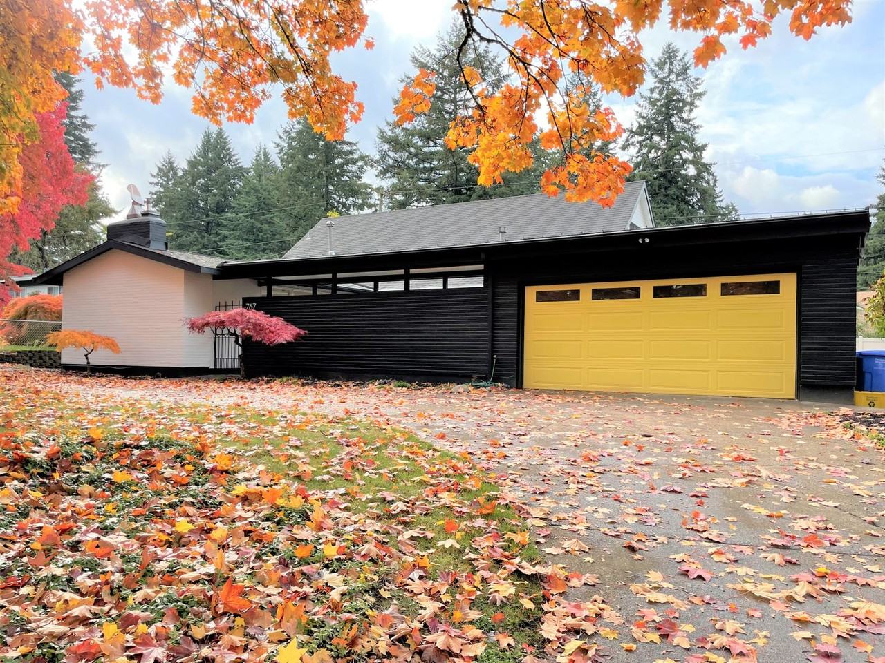 767 Ne 152nd Ave - Photo 2 of 50