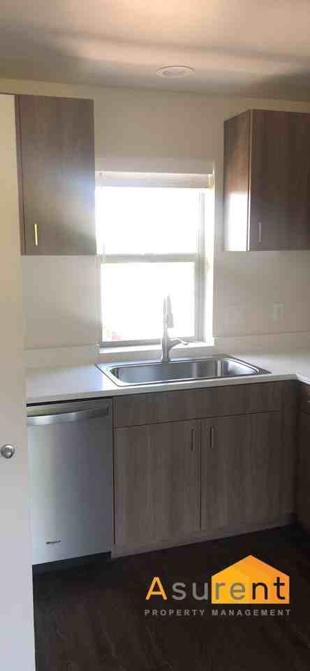 73 N Mountain Ave - Photo 4 of 9