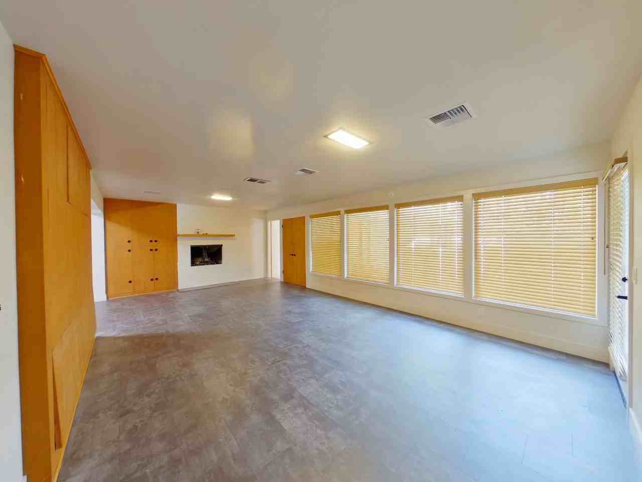 3240 S Louis Ln - Photo 5 of 20