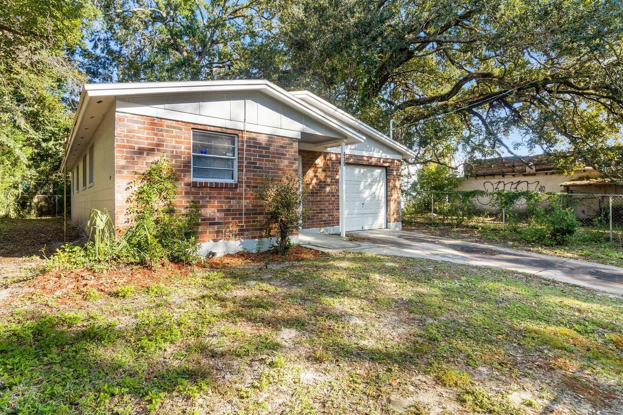 439 Broward St - Photo 2 of 21