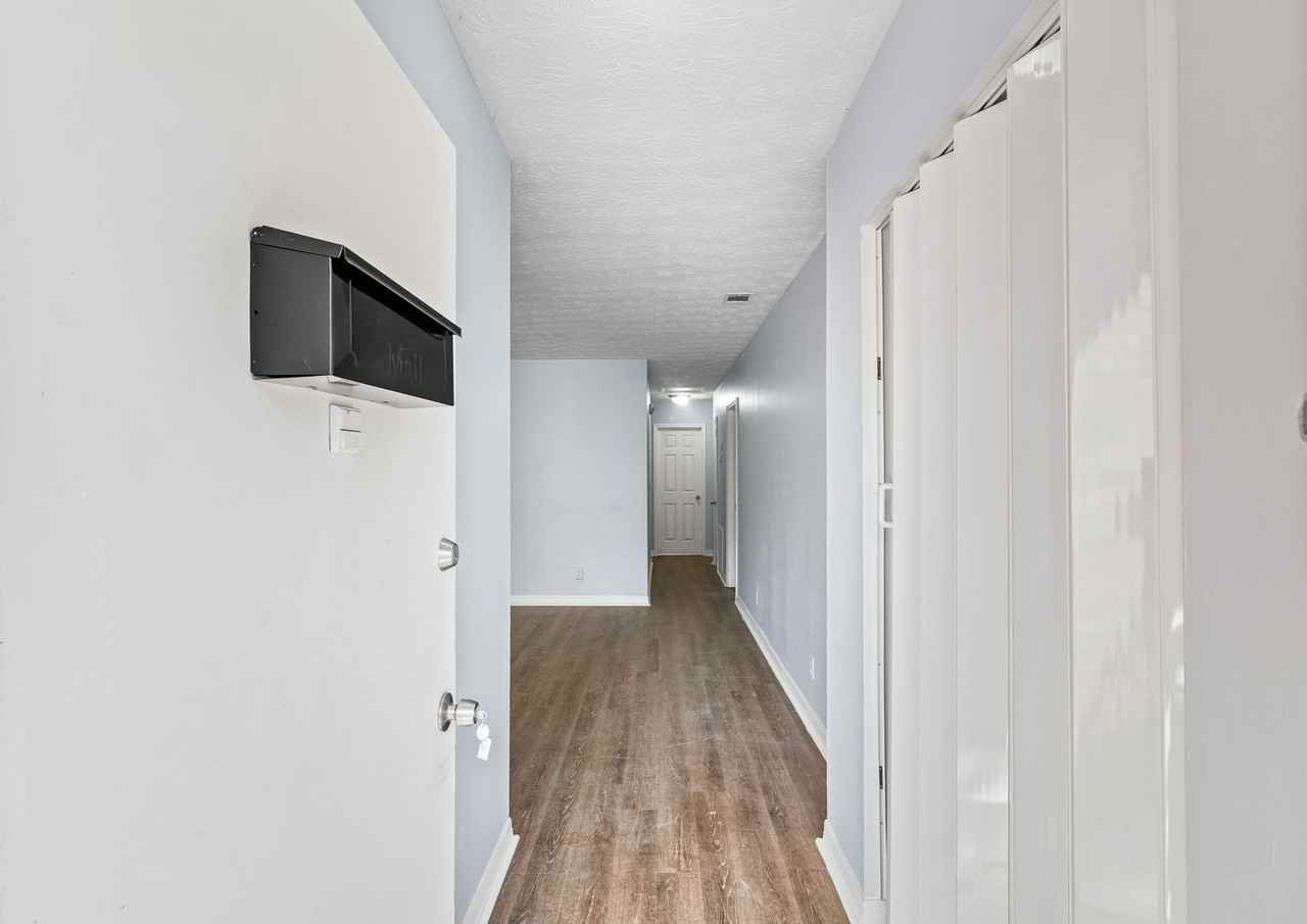 439 Broward St - Photo 3 of 21