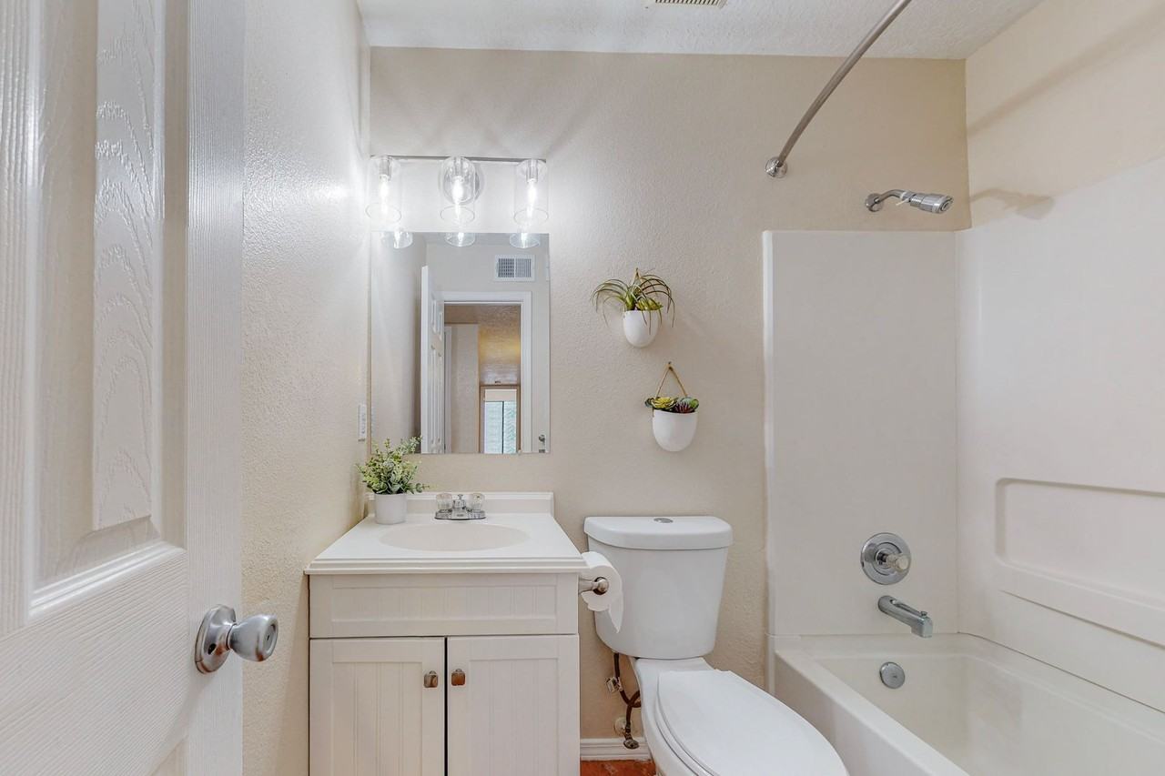 7920 Elliott Rd Nw - Photo 4 of 31