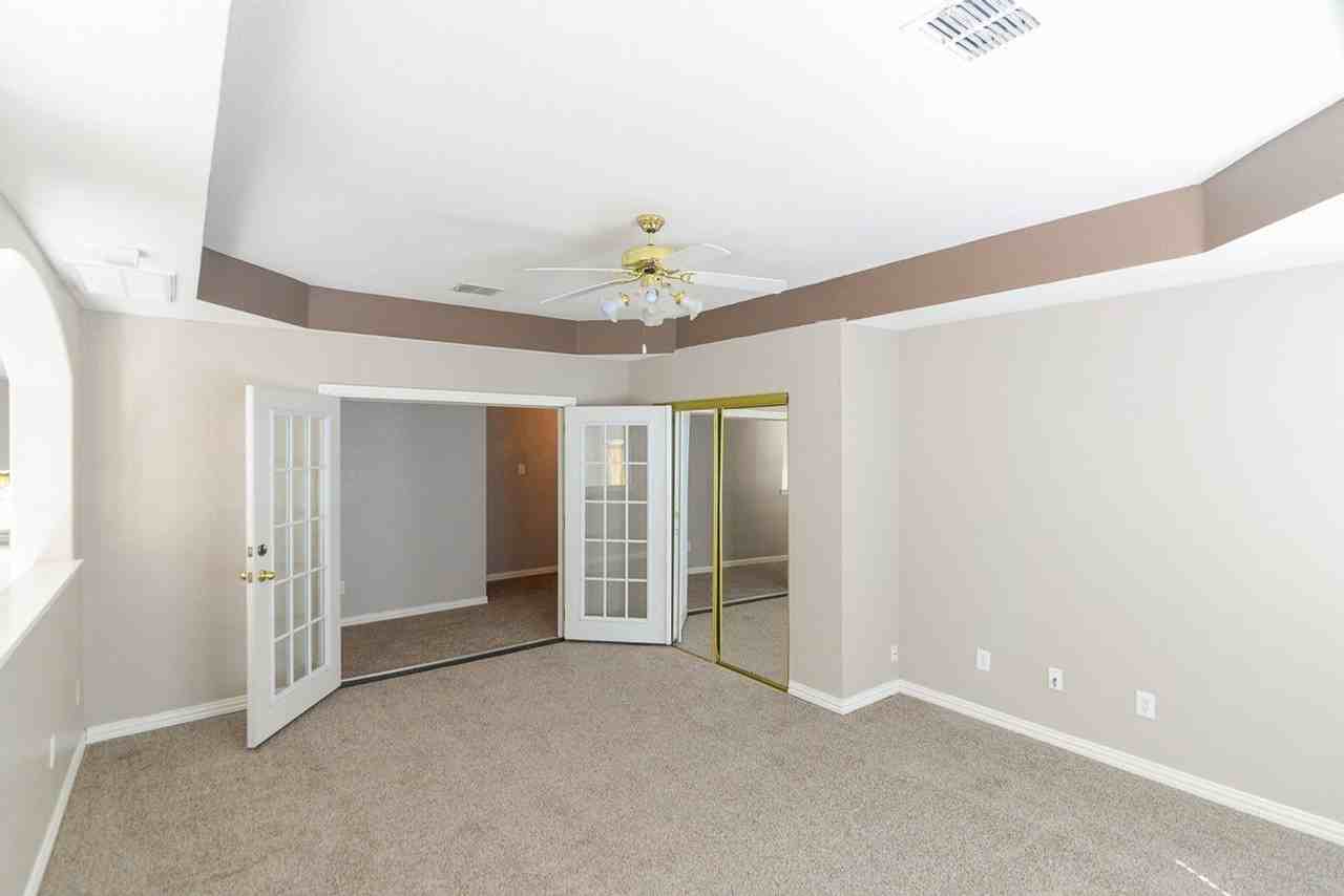 9605 Pinehurst Dr - Photo 2 of 39