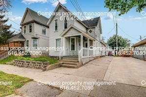 featured image of 214 Gold Ave Nw
