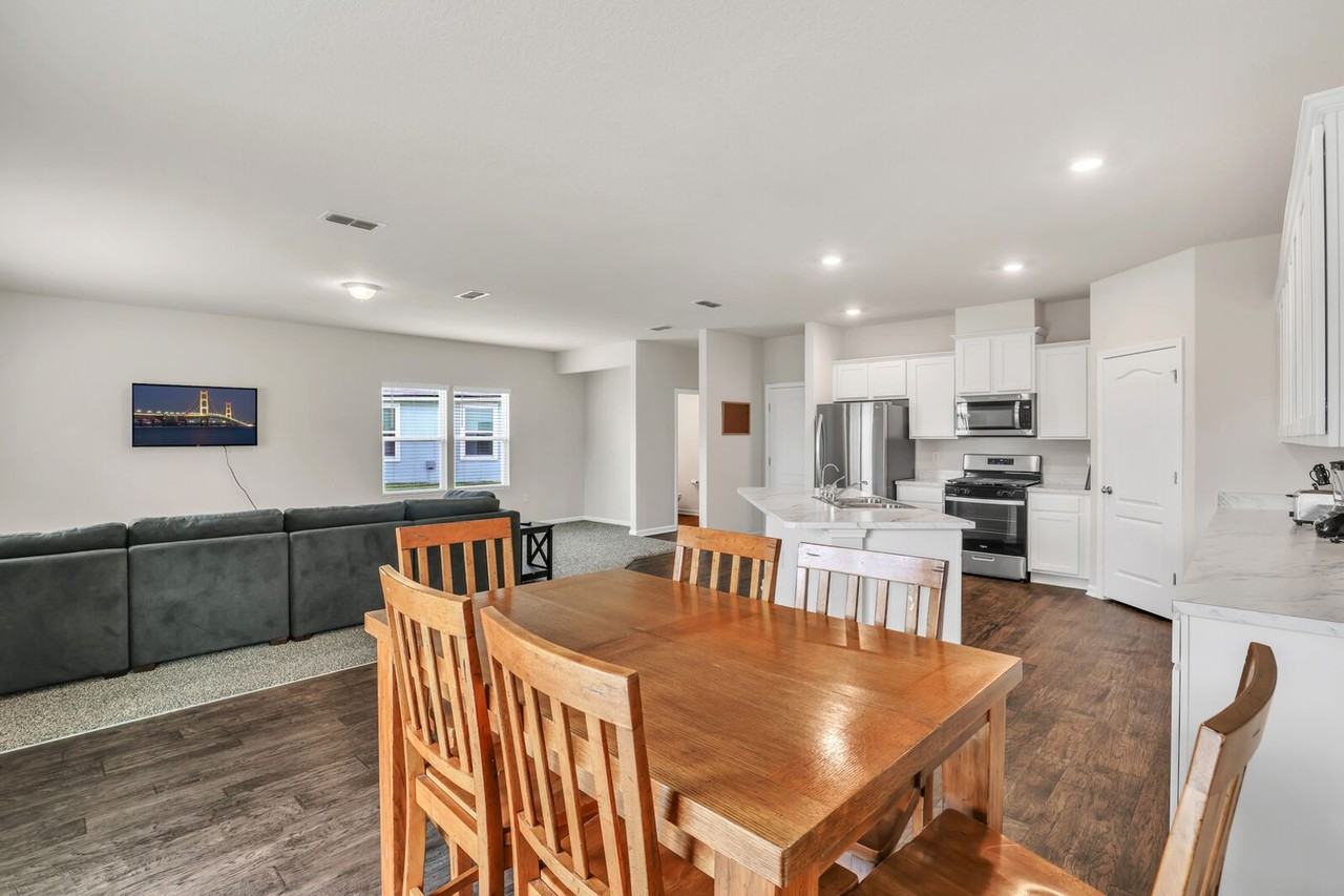 339 Albacete Rd - Photo 5 of 20