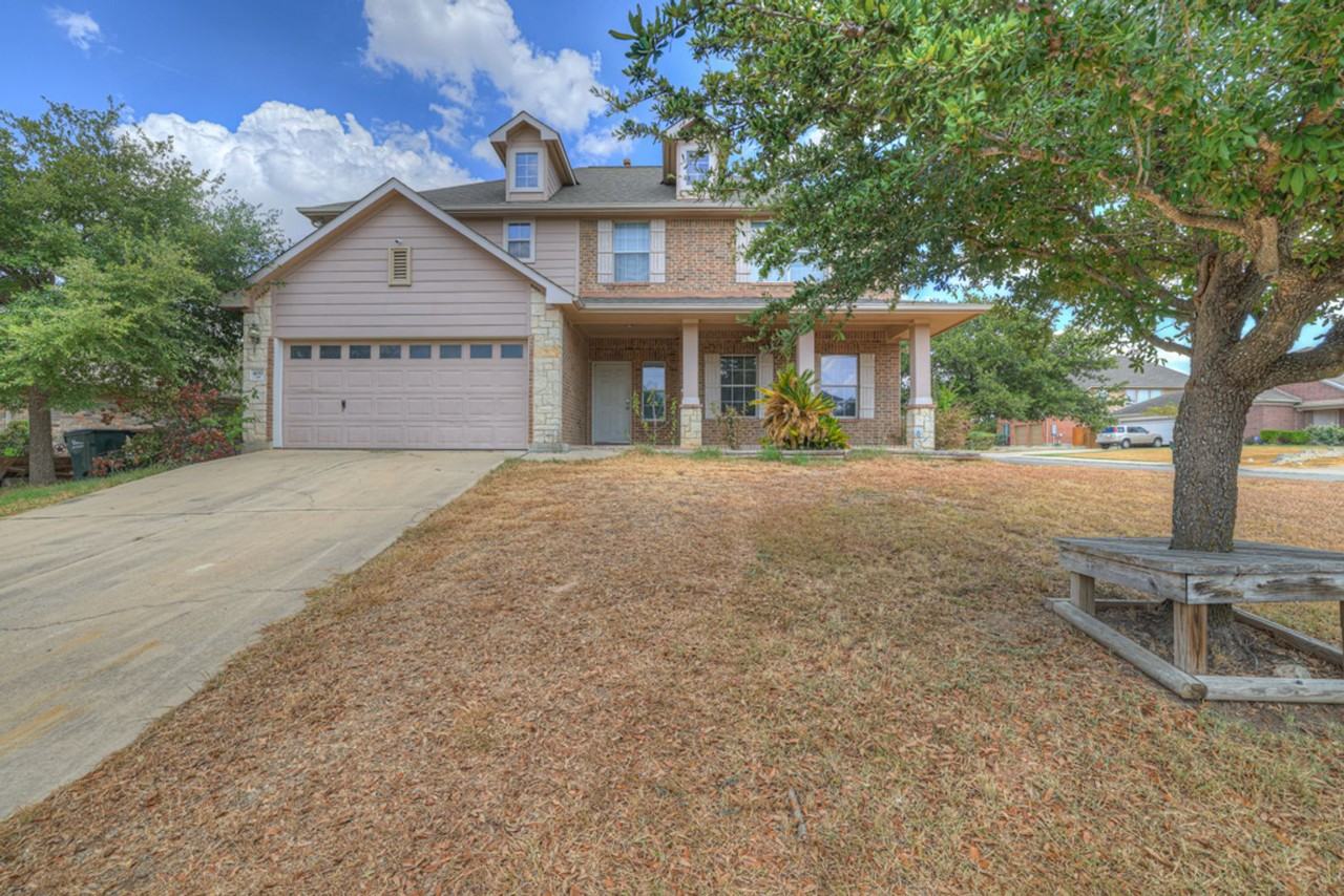 400 Summer Dr - Photo 3 of 35