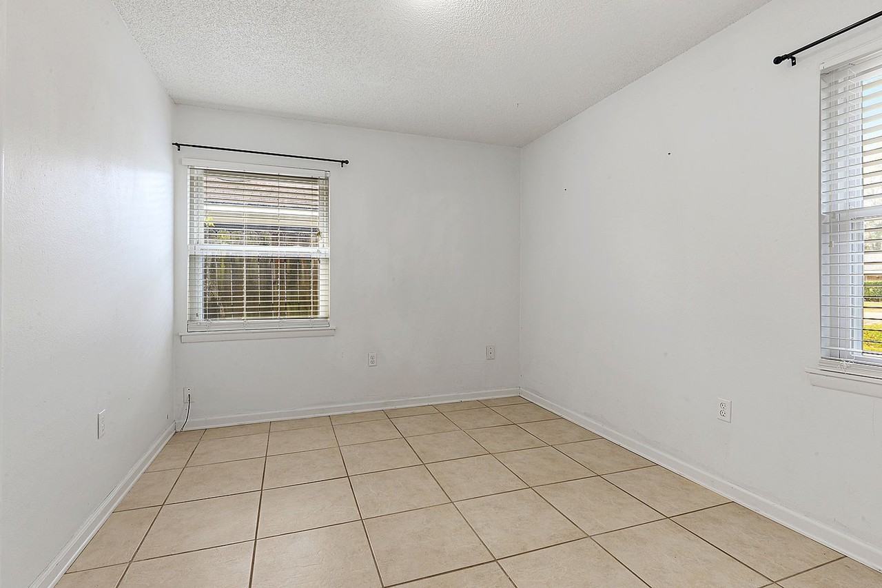 1878 Denver Dr - Photo 6 of 13