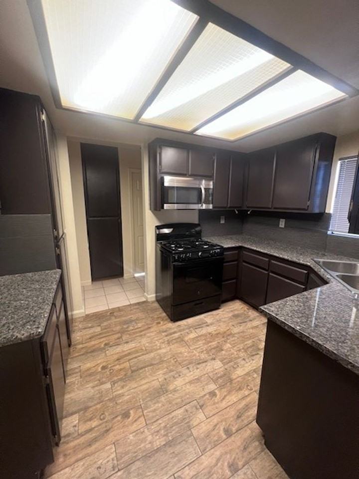 26595 Voyage Ln - Photo 3 of 12