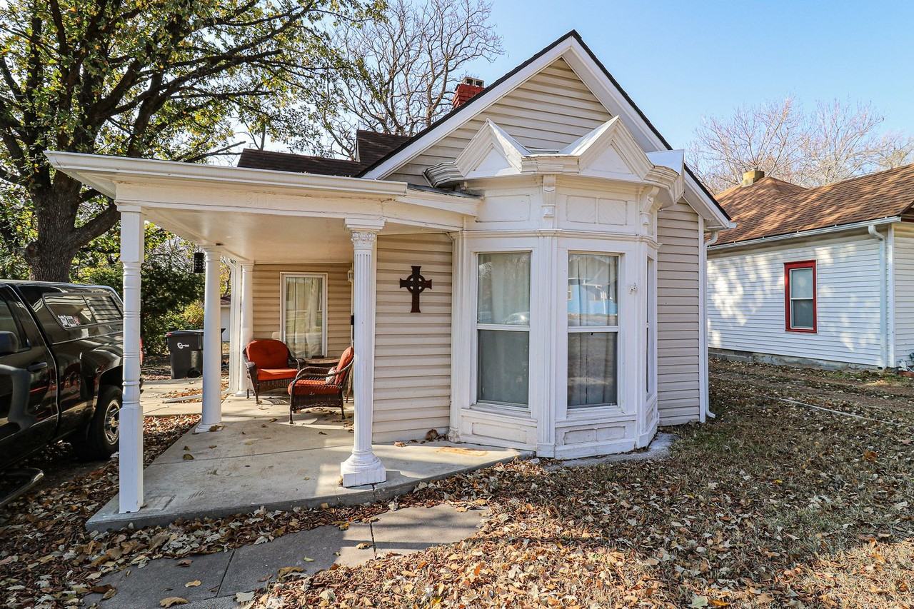 311 Harrison St - Photo 3 of 30