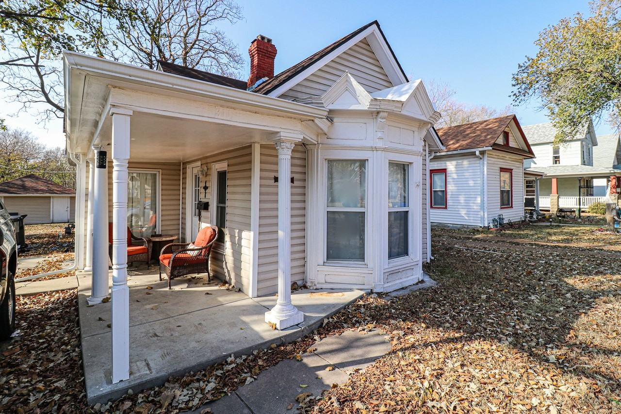 311 Harrison St - Photo 5 of 30