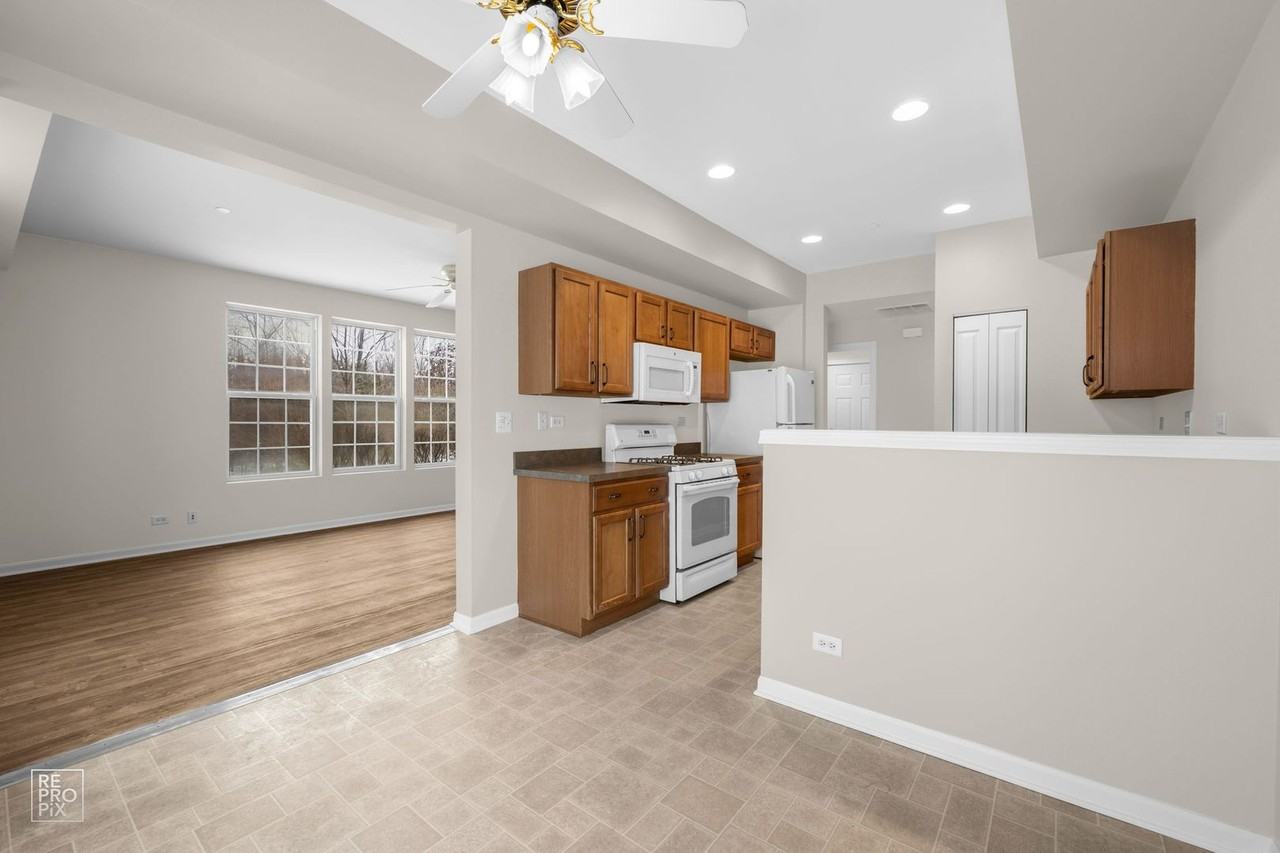 1410 Orchid St - Photo 3 of 10