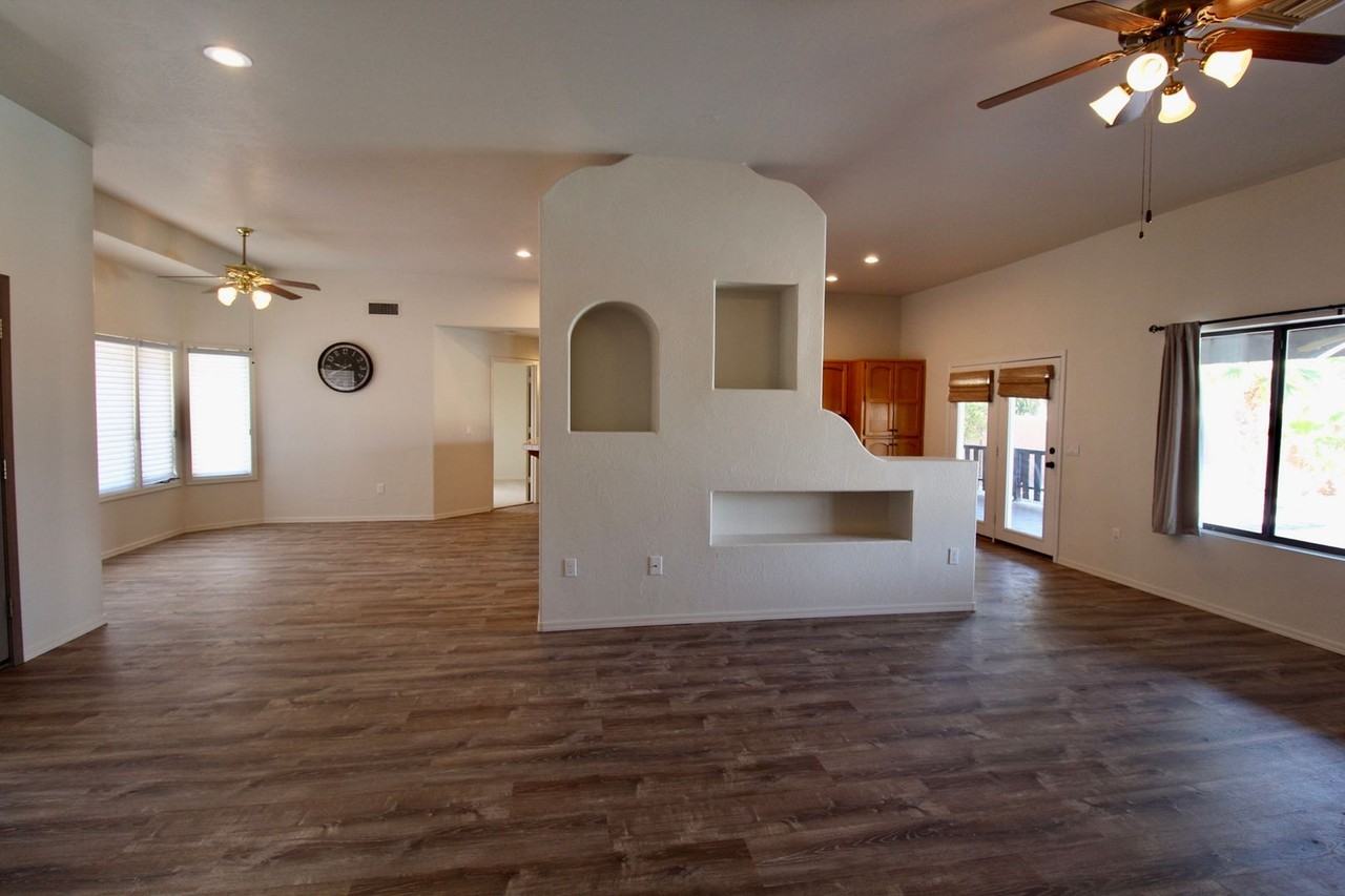 10614 S Del Vista Dr - Photo 2 of 30