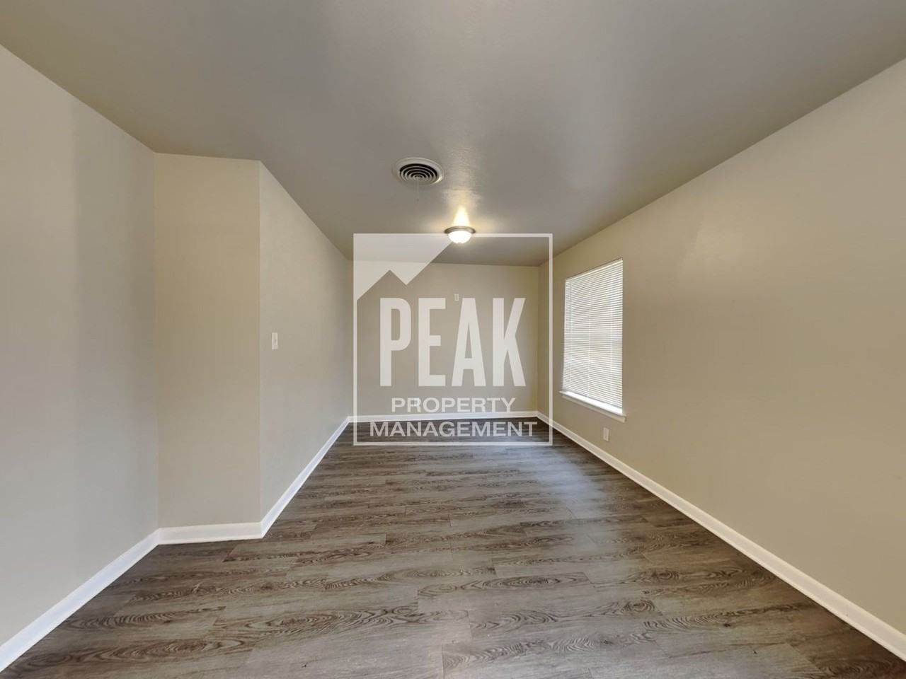 5712 Whitman Ave - Photo 3 of 19