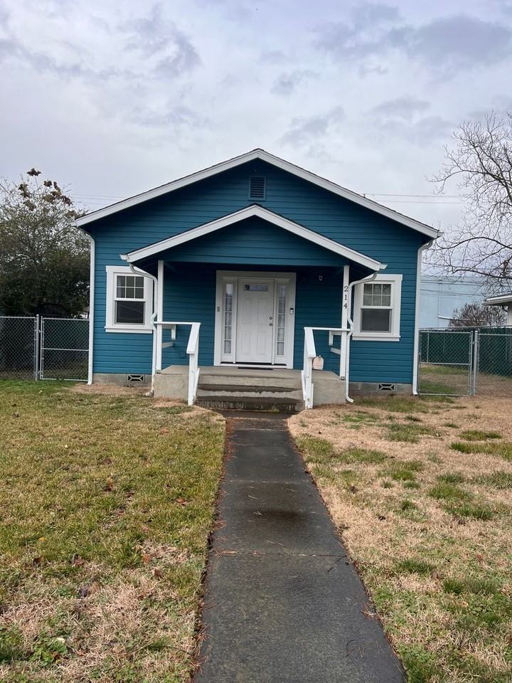 214 Haven St - Photo 2 of 37