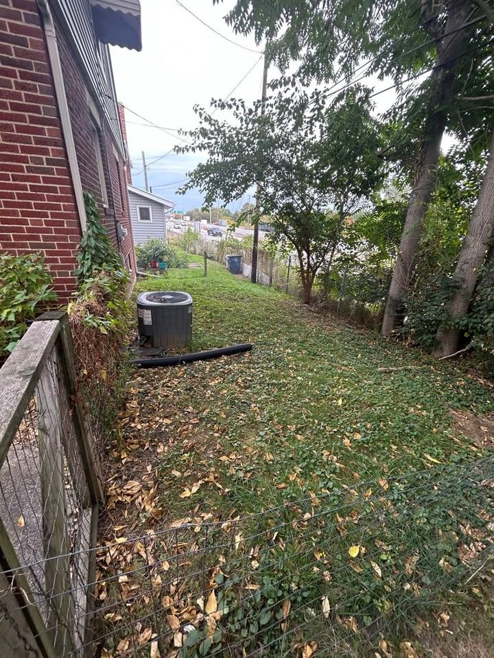 1385 Burkhardt Ave - Photo 6 of 21